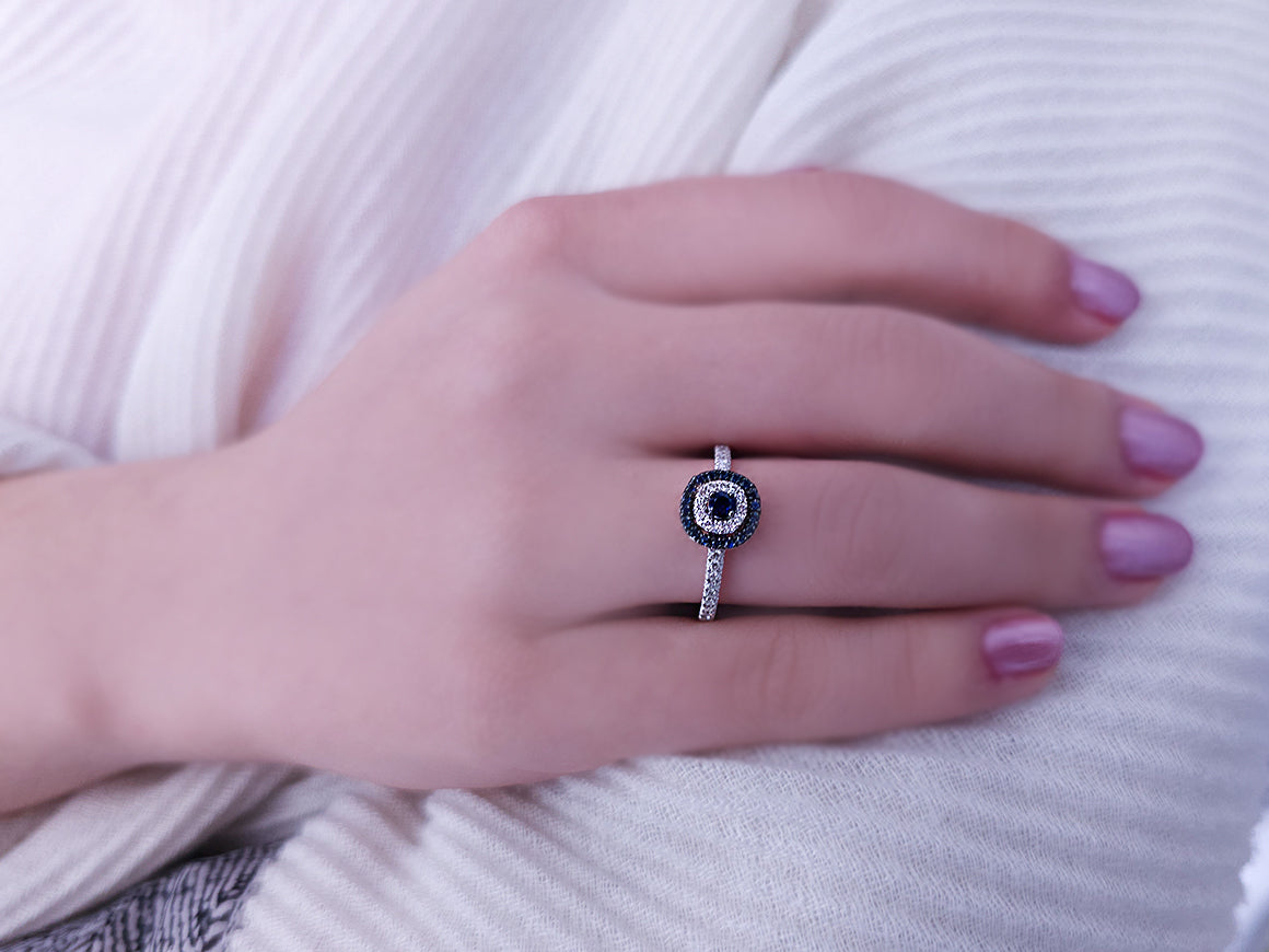 Bague diamant et saphir en or blanc 14 carats