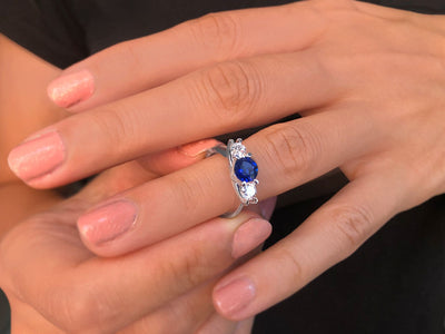 Diamond and sapphire Nova Tria ring in 14-carat white gold