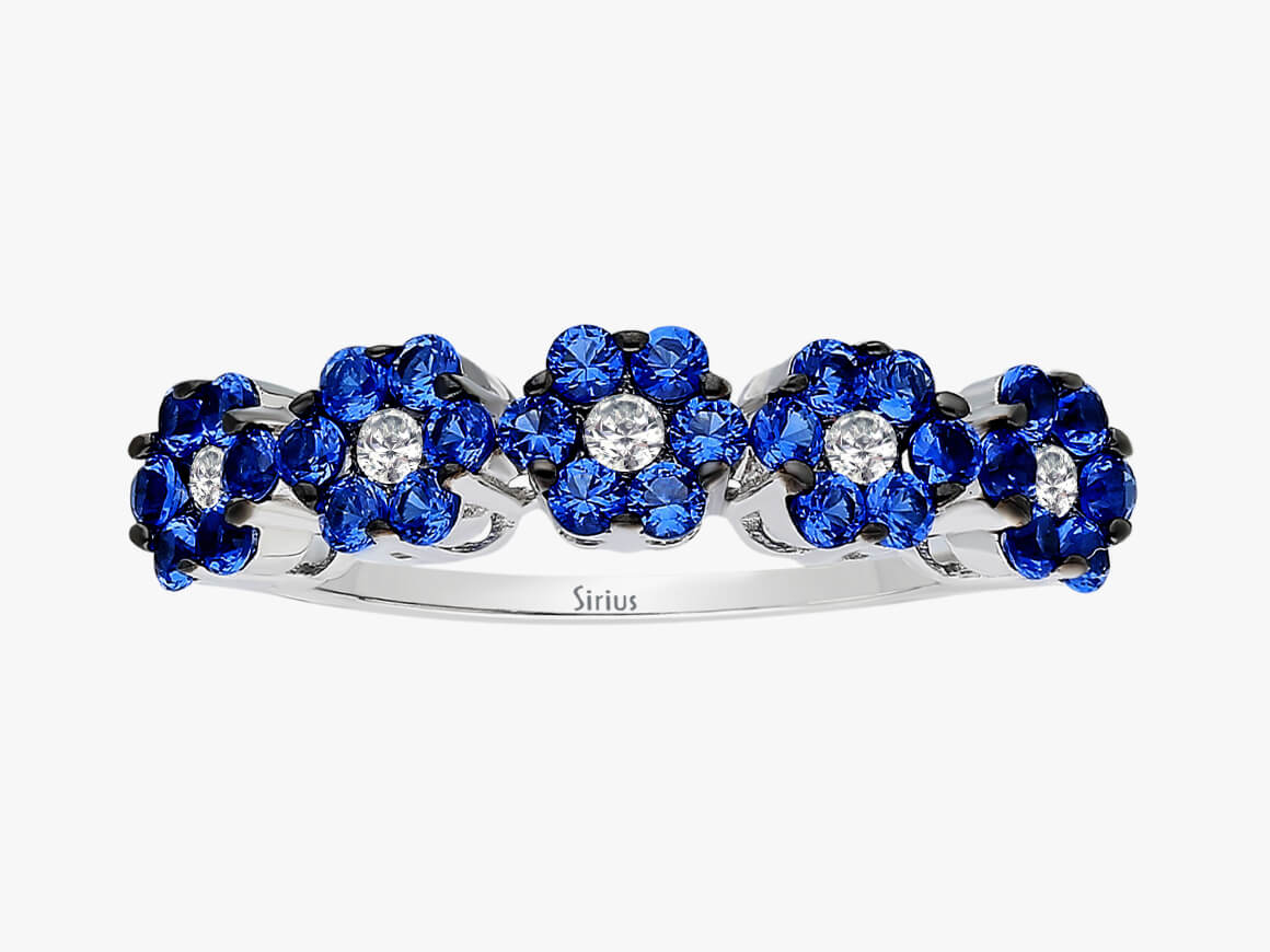 Diamant- und Saphir-Ring mit 5 Steinen - handgefertigter Diamantschmuck aus Feingold | Sirius Diamant