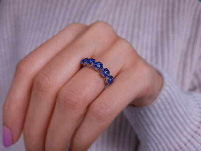 Diamond and sapphire ring with 5 stones