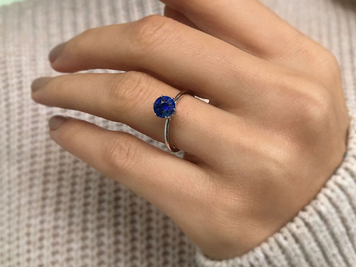 Bague Sonora en or blanc 14 carats avec diamants et saphirs