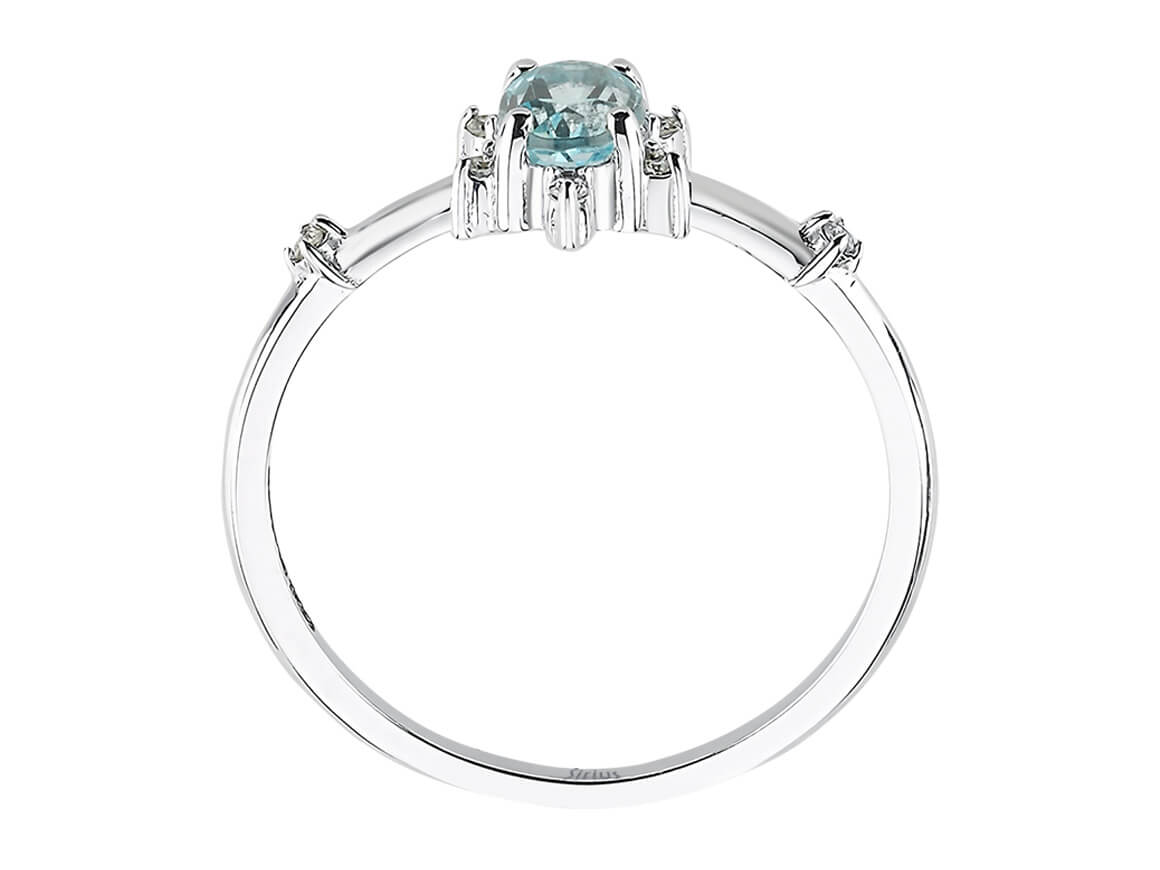 Eiskristall Ring mit Diamant und himmelblauem Topas - handgefertigter Diamantschmuck aus Feingold | Sirius Diamant