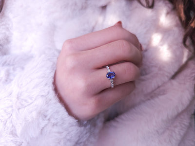 Bague tanzanite AAA avec diamants en or blanc 333 8 carats
