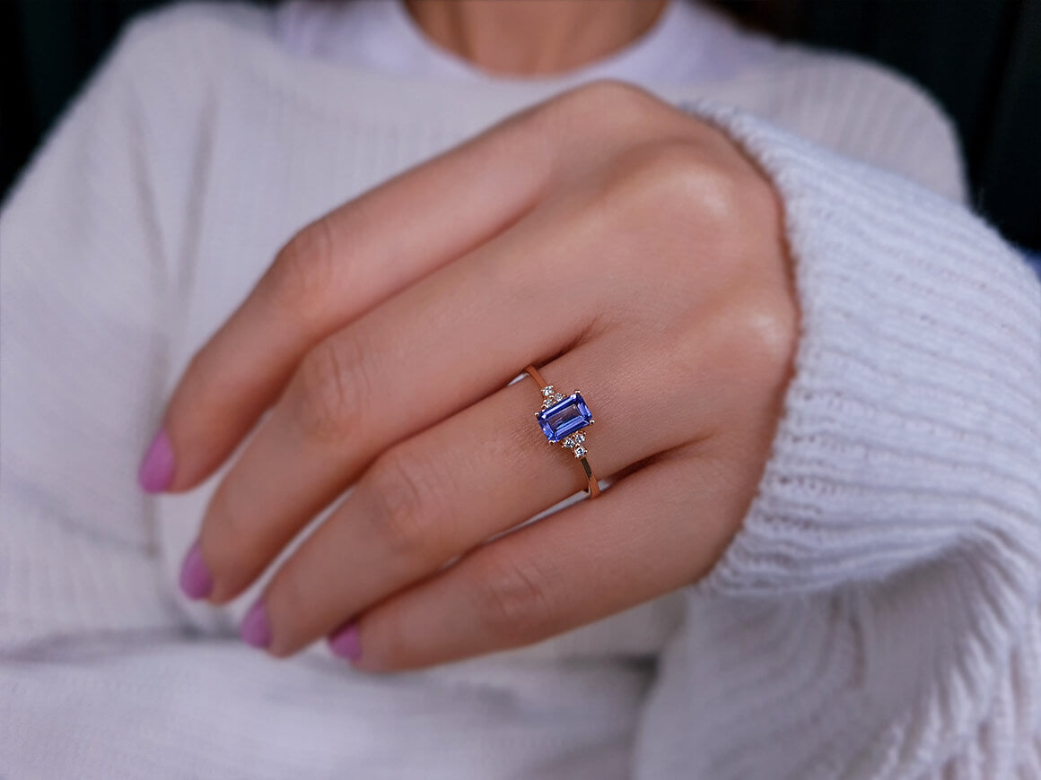 Bague en tanzanite AAA avec diamants et octogone 