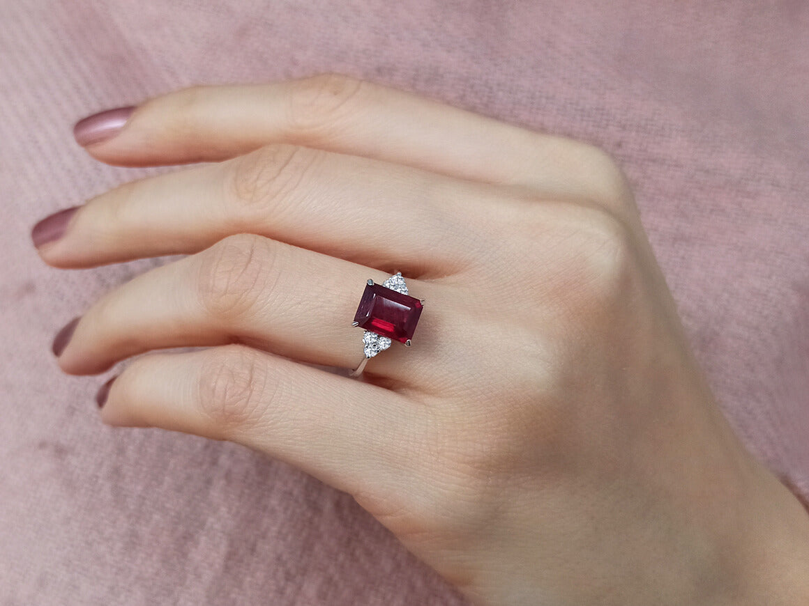 Bague diamant et rubis taille octogonale