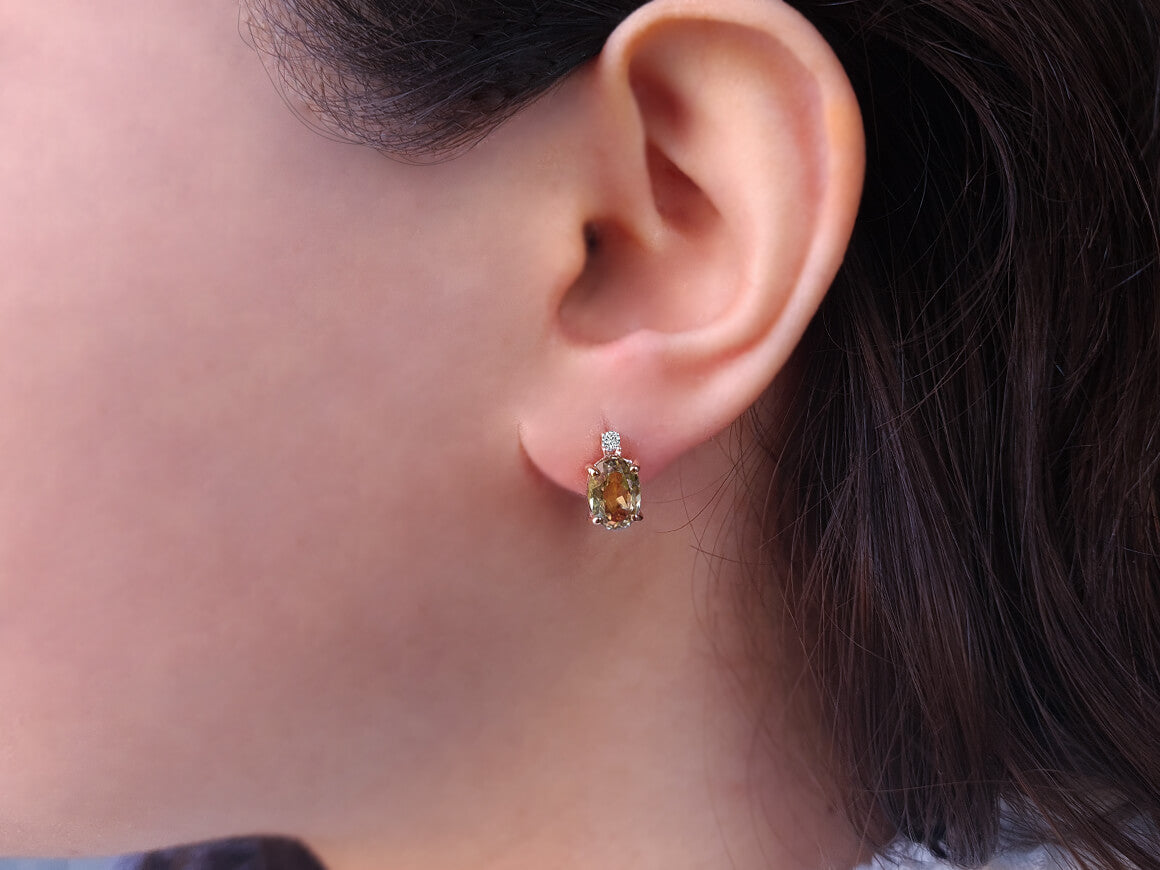 Diamant und Oval Zultanit Harmonie Ohrringe in 585 er 14 Karat Rotgold - handgefertigter Diamantschmuck aus Feingold | Sirius Diamant