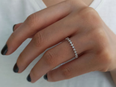 Alliance demi-ronde en diamant de 0,20 carat