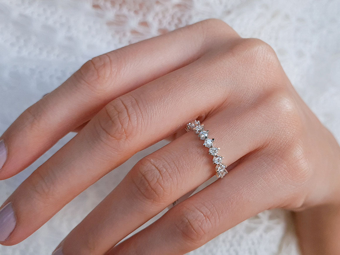 Alliance demi-ronde en diamant de 0,60 carat 