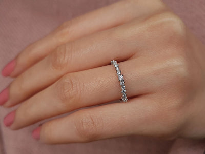 Alliance demi-ronde en diamant de 0,20 carat 