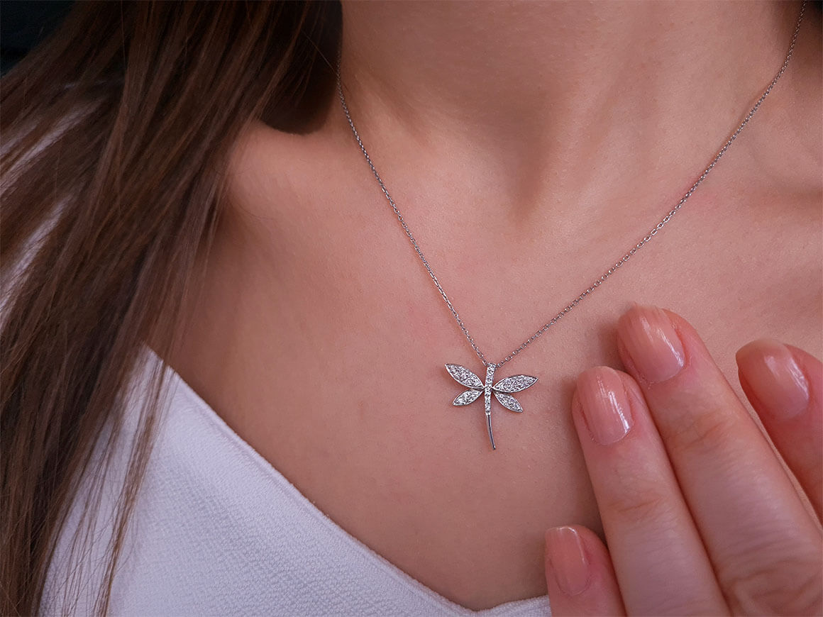 0.14 carat diamond dragonfly necklace in 333 8 carat white gold