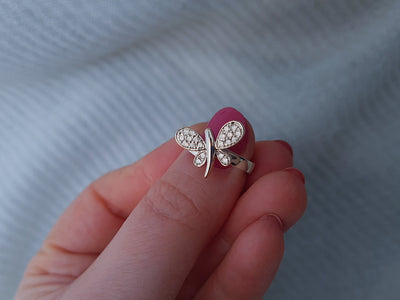 0.23 carat diamond dragonfly ring in 14 carat white gold