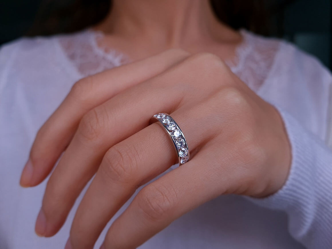 Alliance tout autour en or blanc 585 14 carats avec diamants de 3,35 carats