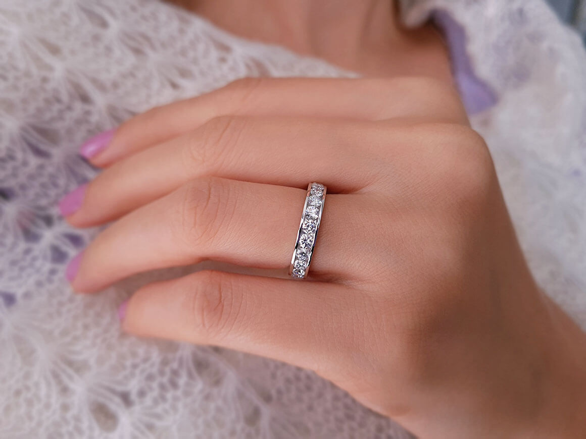 1.70 carat diamond all around alliance ring in 14 K white gold