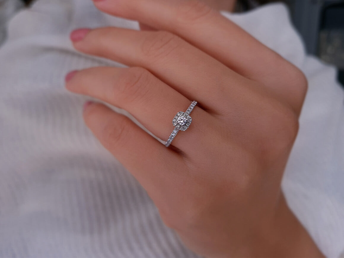 Bague solitaire effet diamant princesse de 0,75 carat
