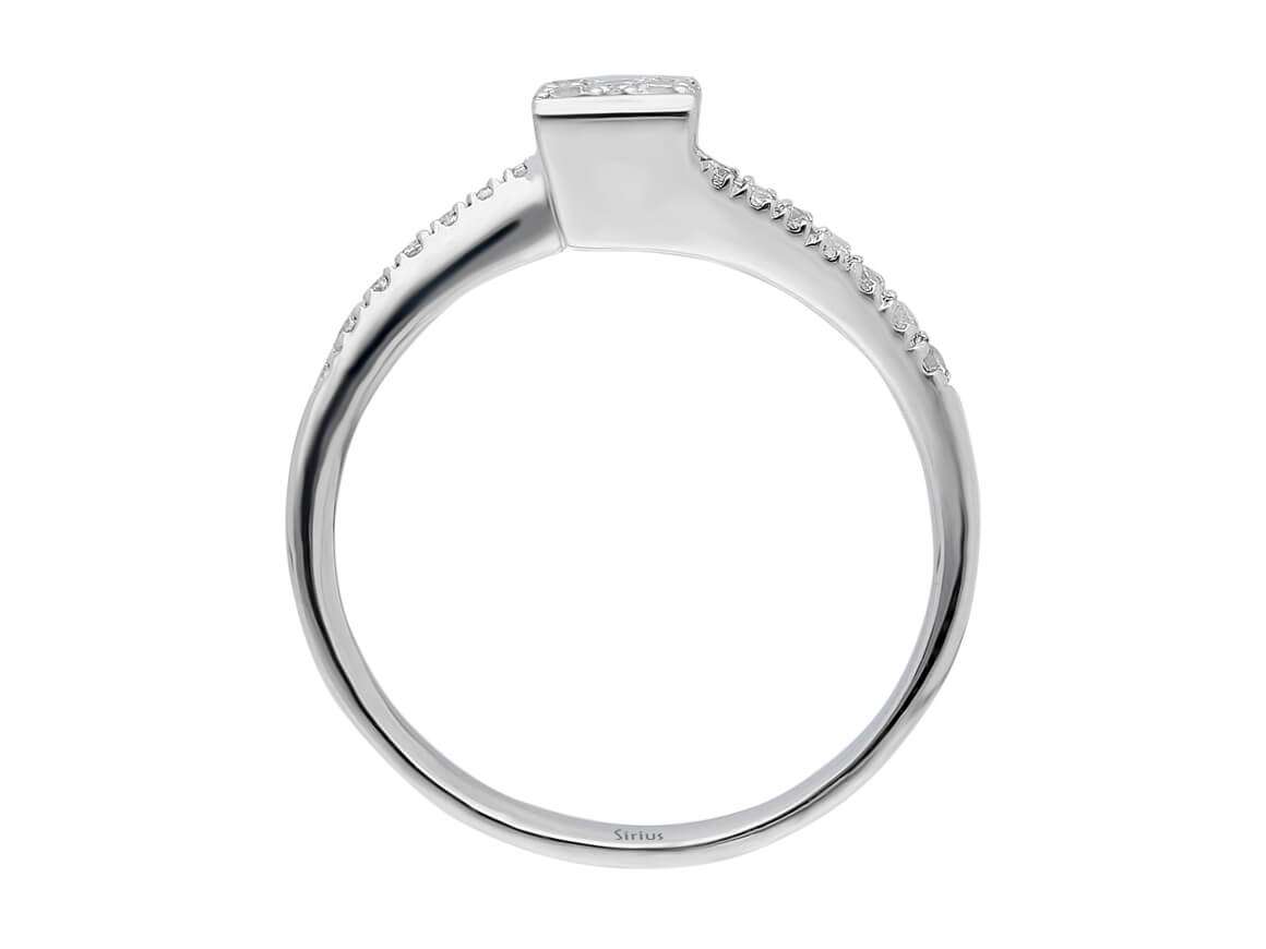 Insgesamt 0,35 Carat Prinzessin Diamant Solitär Ring - handgefertigter Diamantschmuck aus Feingold | Sirius Diamant