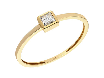 0.15 carat princess cut diamond solitaire ring in yellow gold