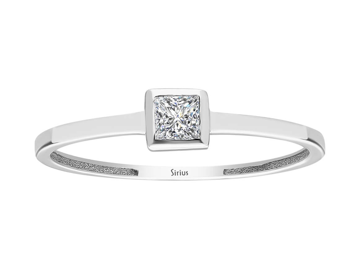 0,15 Karat Prinzessin Schliff Diamant Solitaire Ring - handgefertigter Diamantschmuck aus Feingold | Sirius Diamant