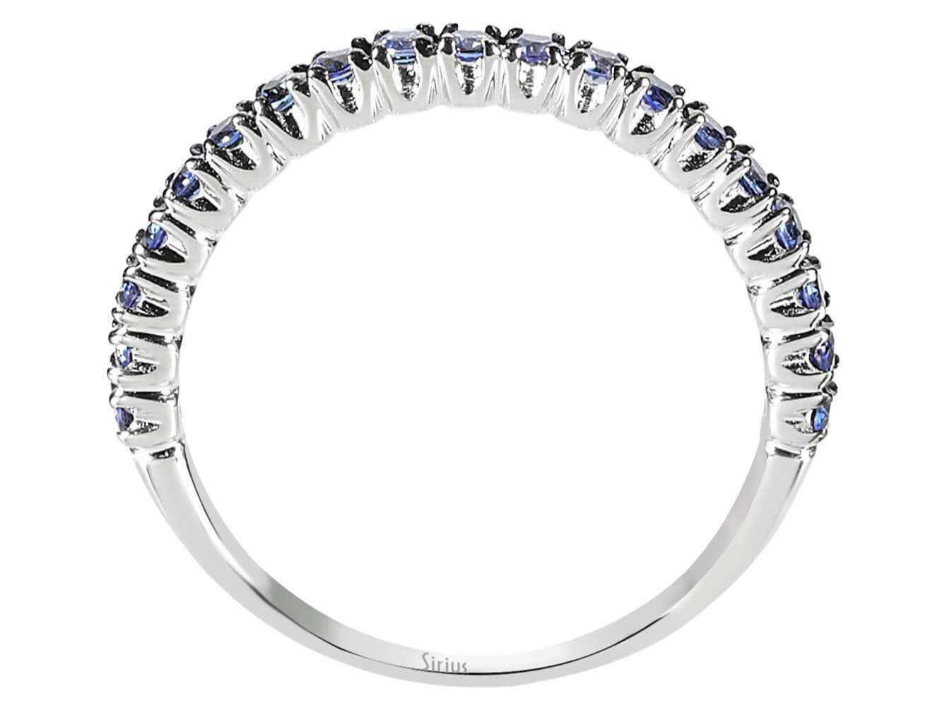 0.50 carat sapphire half-round alliance in 18 K white gold