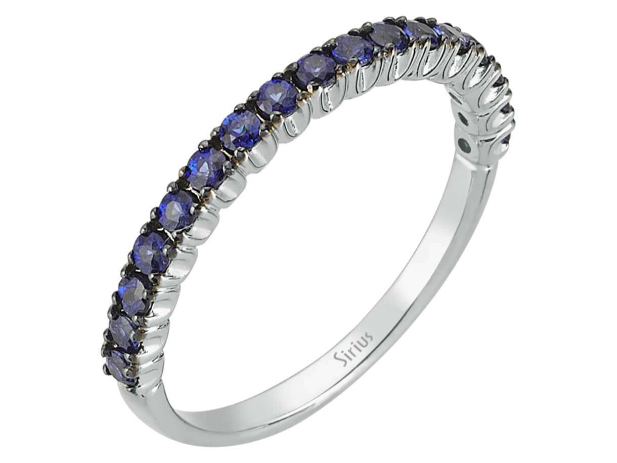 Sapphire half-round alliance ring in 14 carat white gold