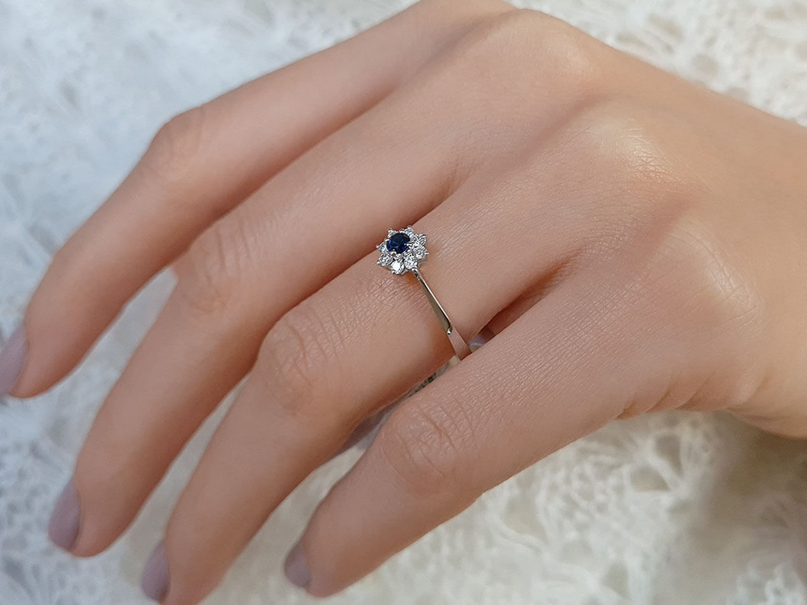 Diamond and sapphire ring in 14 K white gold