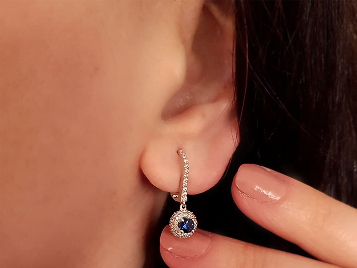 Diamant und Saphir Ohrhänger in 18 K Weißgold - handgefertigter Diamantschmuck aus Feingold | Sirius Diamant