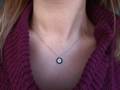 Collier à motif œil bleu diamant et saphir