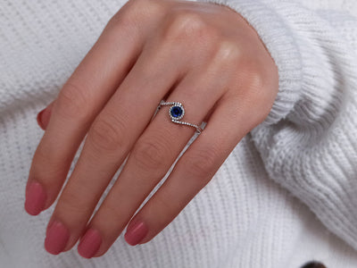 Bague diamant et saphir en or blanc 14 carats