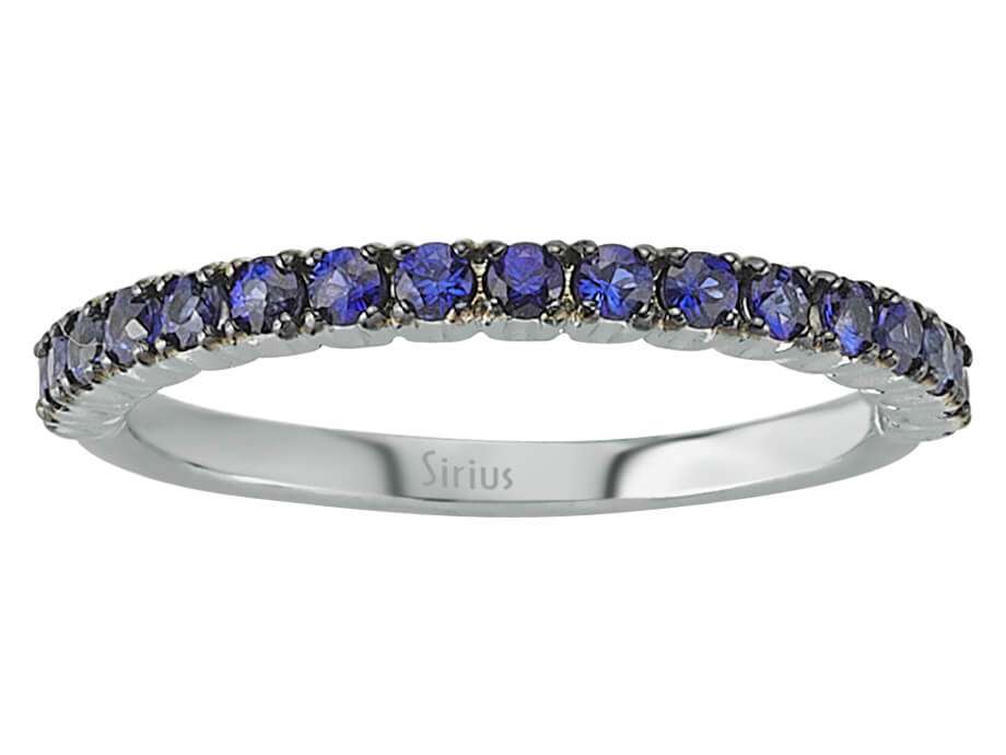 Sapphire half-round alliance ring in 14 carat white gold