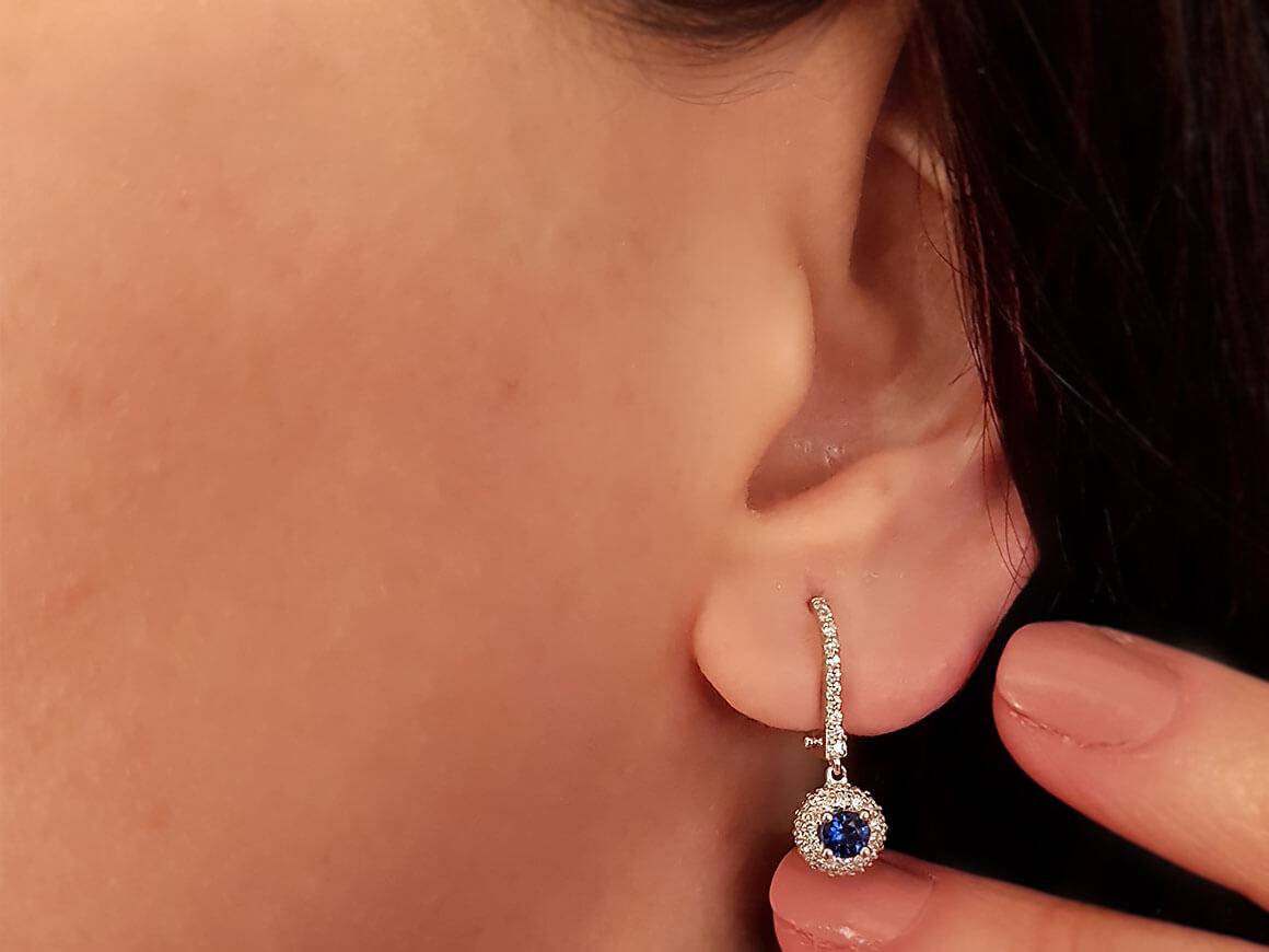 Diamant und Saphir Ohrhänger in 18 K Weißgold - handgefertigter Diamantschmuck aus Feingold | Sirius Diamant