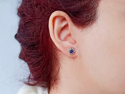 Diamond and sapphire earrings in 333 8 carat white gold