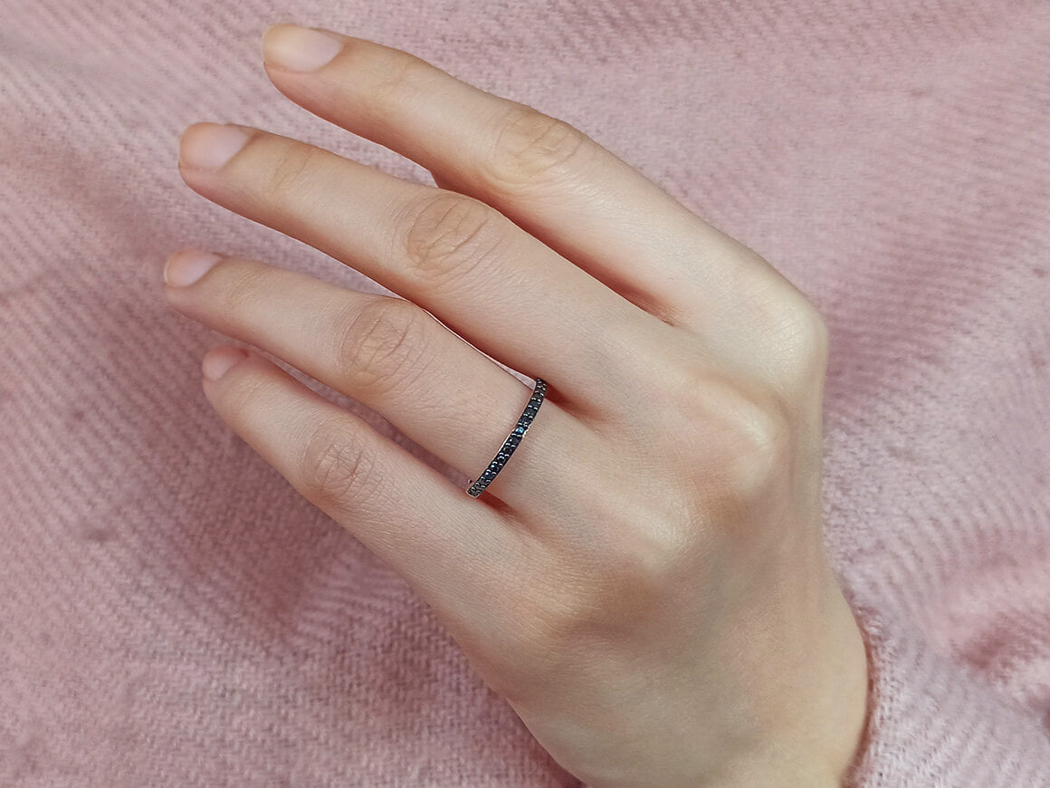 0.25 carat black diamond half-round alliance