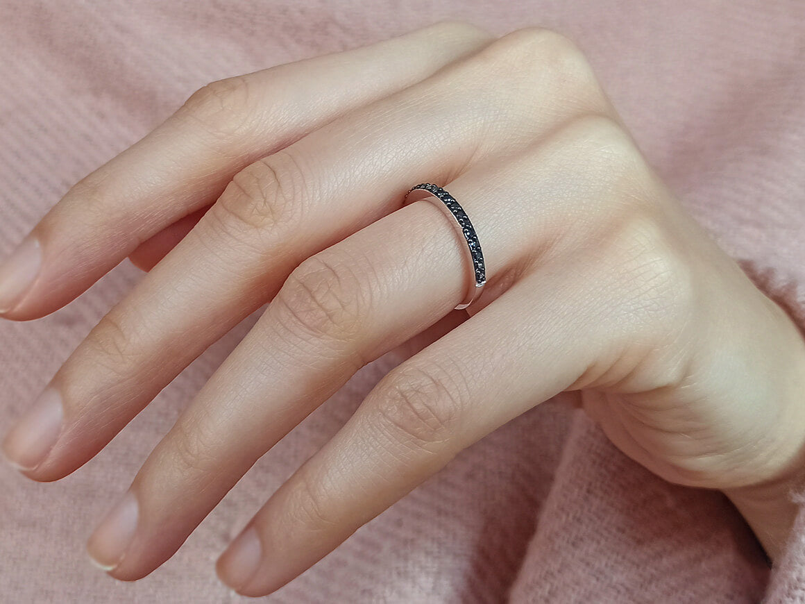 Alliance demi-ronde en diamant noir de 0,25 carat