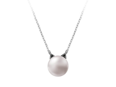 Pearl necklace with black diamonds