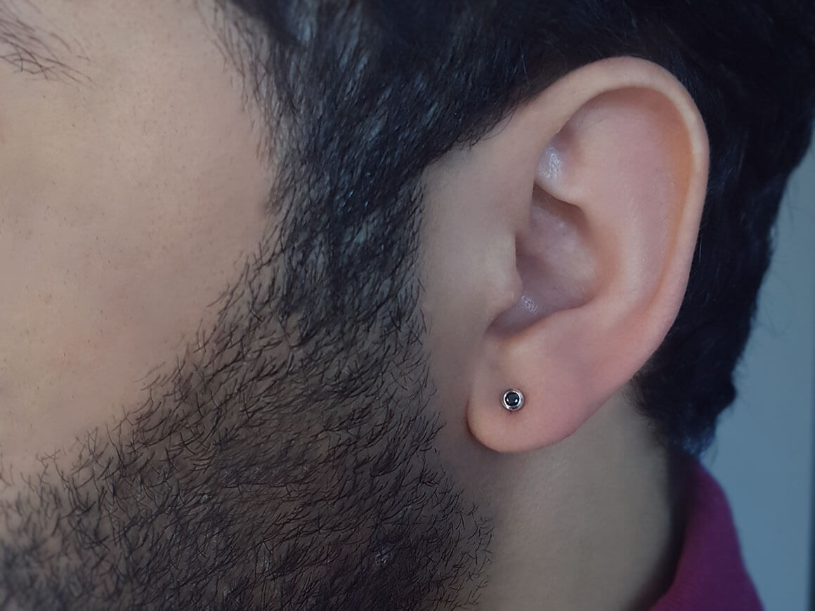 Boucles d'oreilles à tige pour homme en or blanc 14 carats 585 avec diamant noir de 0,04 carat