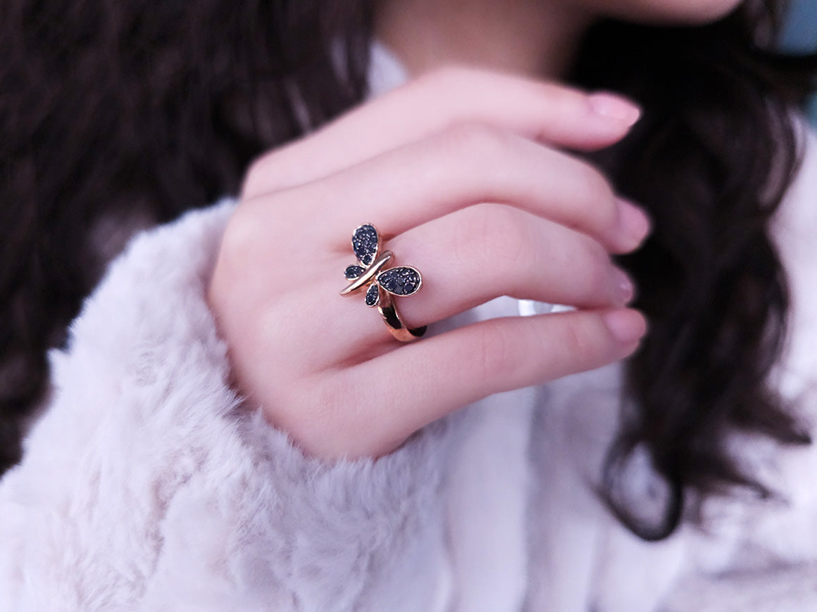 Black diamond dragonfly ring in 333 8 carat red gold