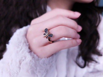 Black diamond dragonfly ring in 333 8 carat red gold
