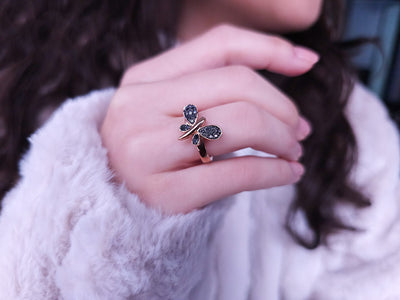 Black diamond dragonfly ring in 333 8 carat red gold