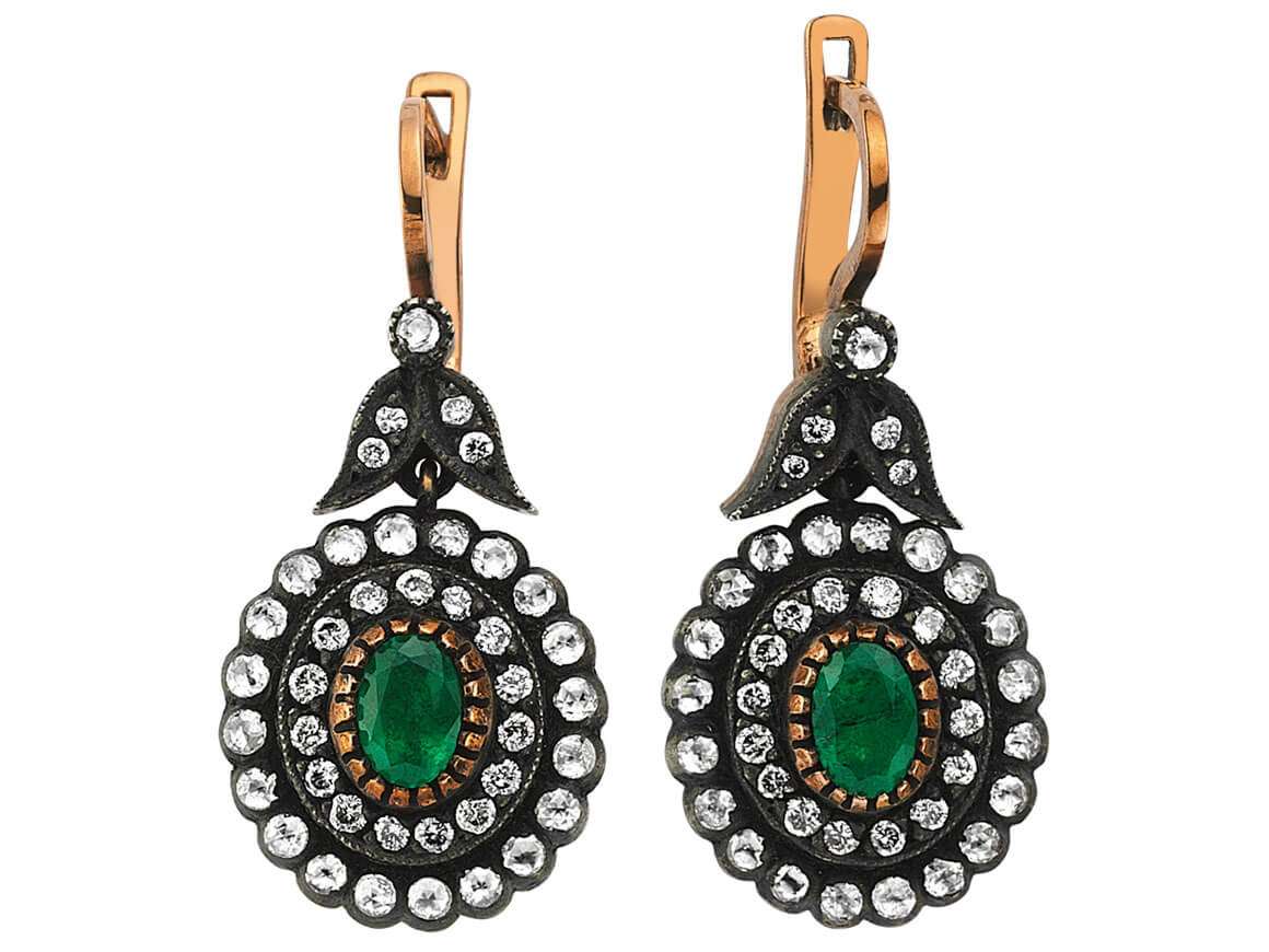 Emerald diamond rose-cut earrings in 8 carat red gold