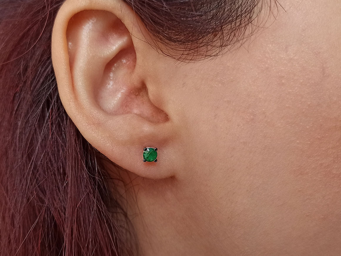 0,50 Carat Smaragd Solitär Ohrringe - handgefertigter Diamantschmuck aus Feingold | Sirius Diamant