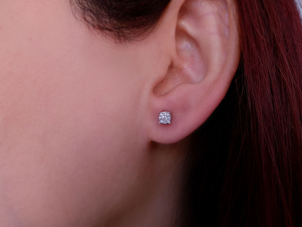 0,60 Carat Diamant Solitär Effekt Ohrringe in 333er 8 Karat Weißgold - handgefertigter Diamantschmuck aus Feingold | Sirius Diamant