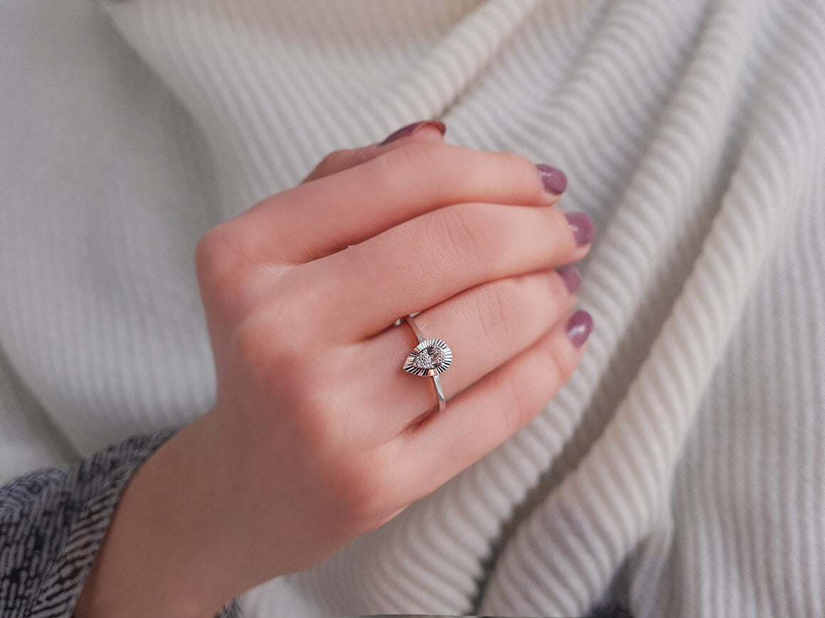 Baguette Diamond Waterdrop Ring