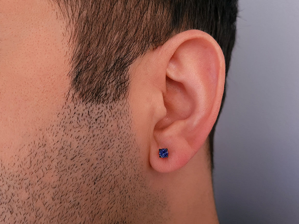 Boucles d'oreilles solitaires en tanzanite AAA de 0,27 carat pour homme en or blanc 14 carats 