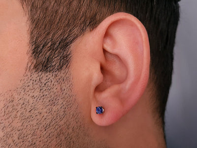 Boucles d'oreilles solitaires en tanzanite AAA de 0,27 carat pour homme en or blanc 14 carats 