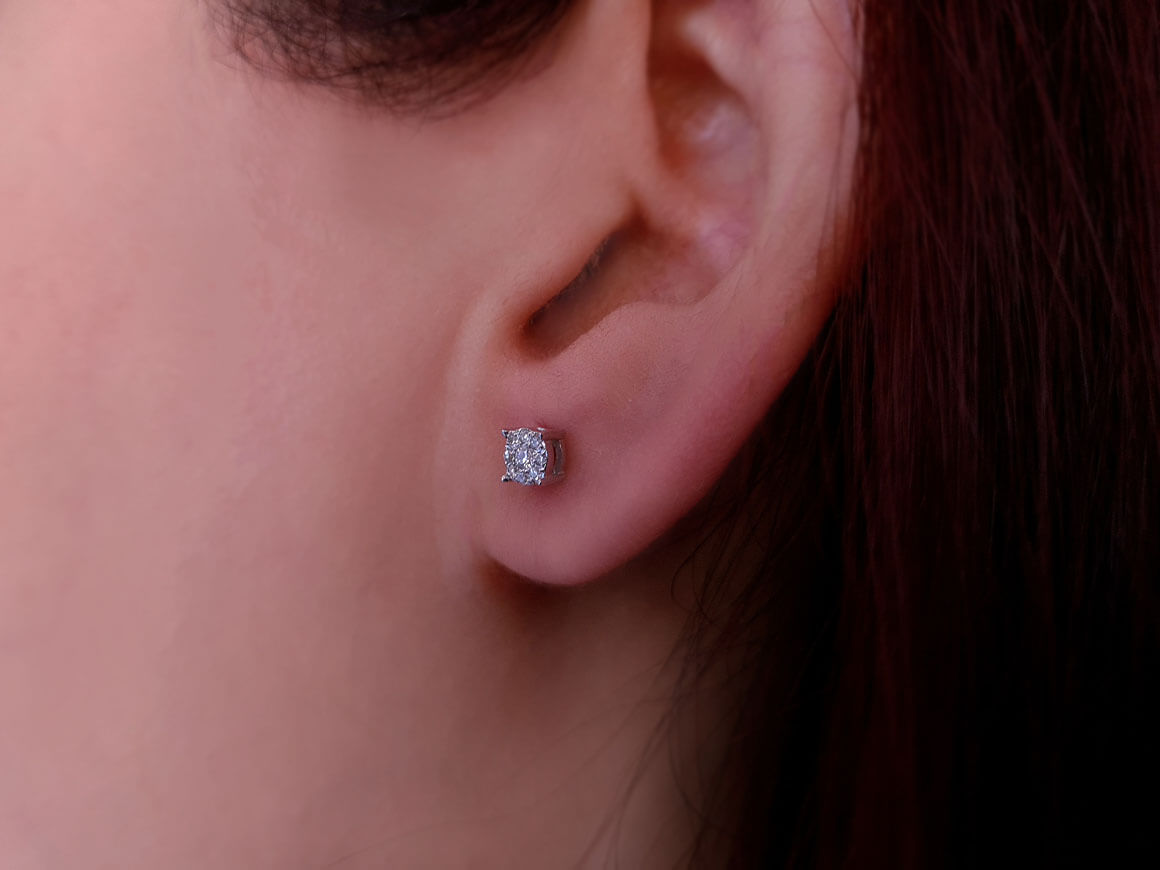 0,60 Carat Diamant Solitär Effekt Ohrringe in 333er 8 Karat Weißgold - handgefertigter Diamantschmuck aus Feingold | Sirius Diamant