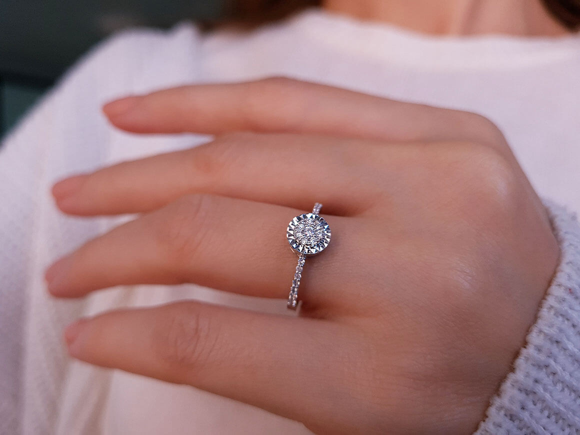 0,23 Carat Diamant Coronet Sollitär Ring - handgefertigter Diamantschmuck aus Feingold | Sirius Diamant