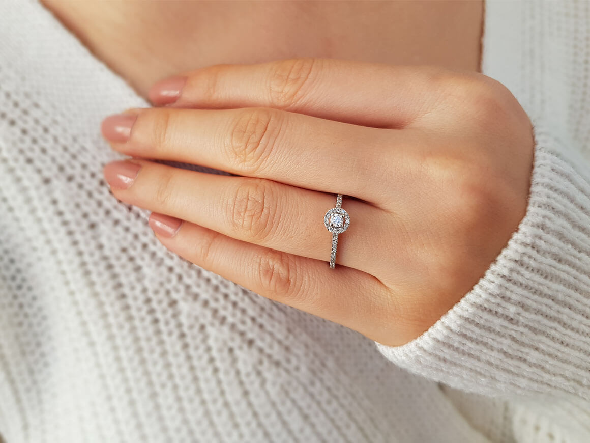 Bague solitaire en diamant de 0,25 carat de couleur F