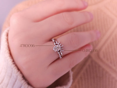 Total 0.80 carat oval diamond solitaire ring