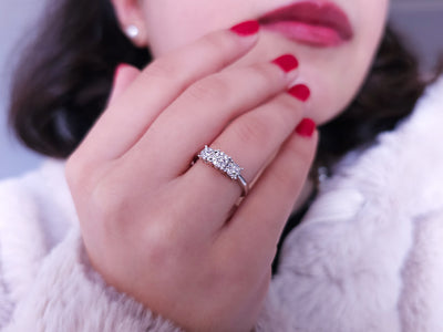 0,22 Carat Diamant Tria Effekt Ring in 8 K Weißgold