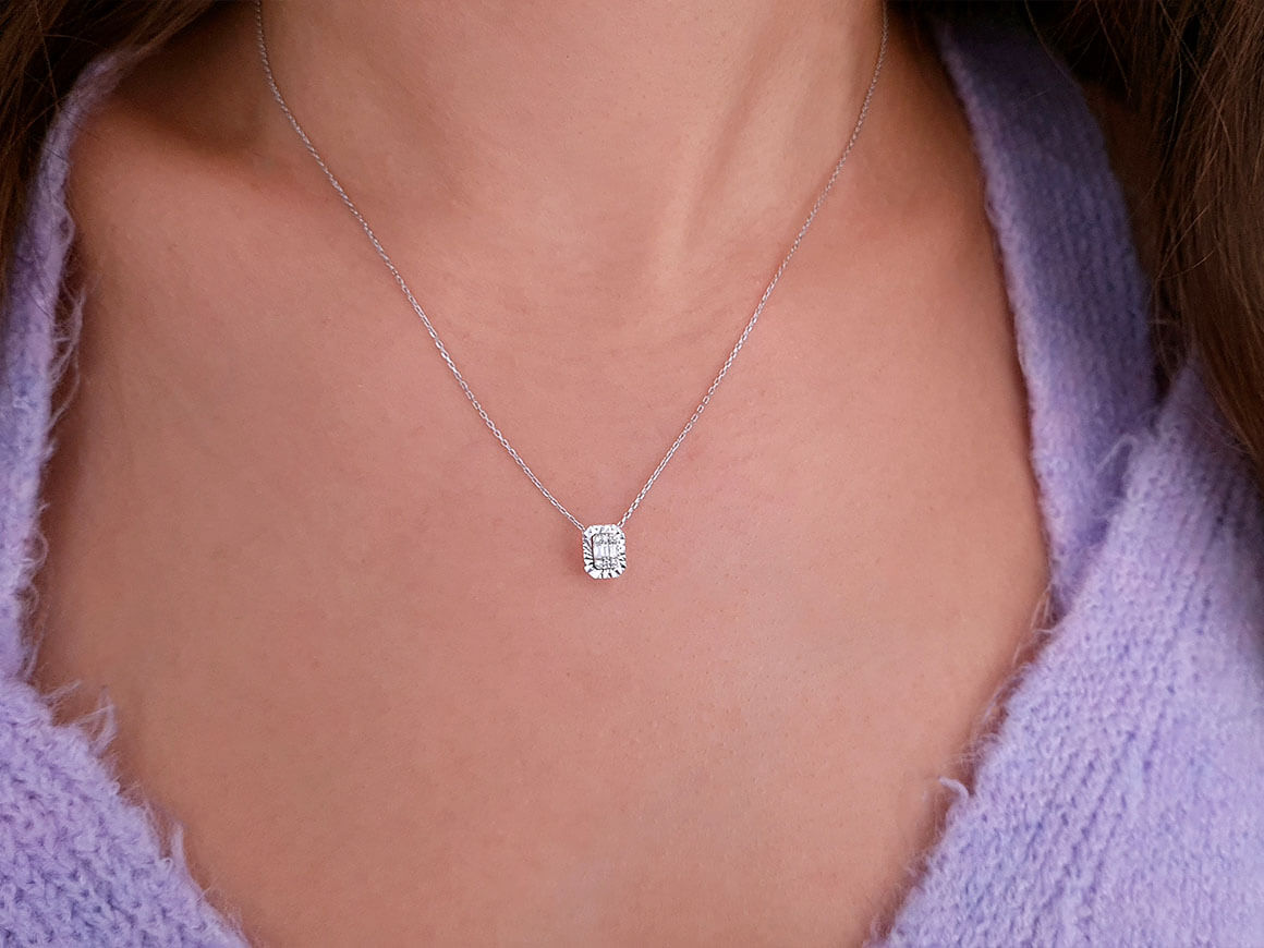 F color 0.05 carat baguette diamond necklace