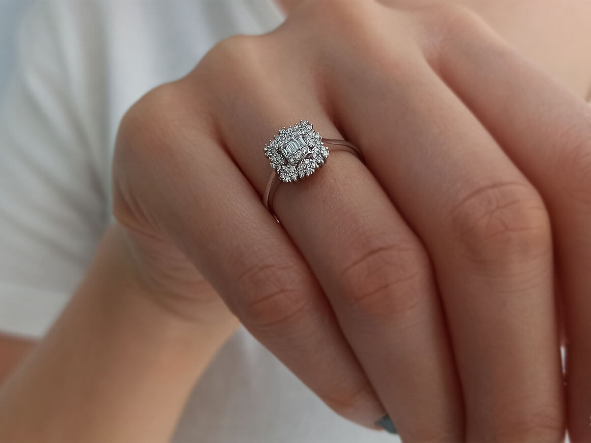 Baguette Diamond Vega Star Ring